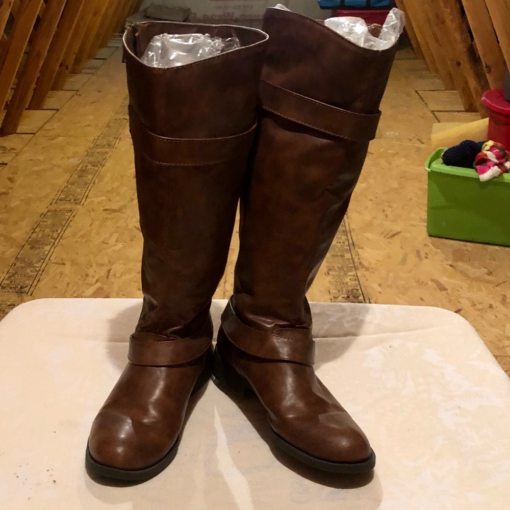 Riding boots